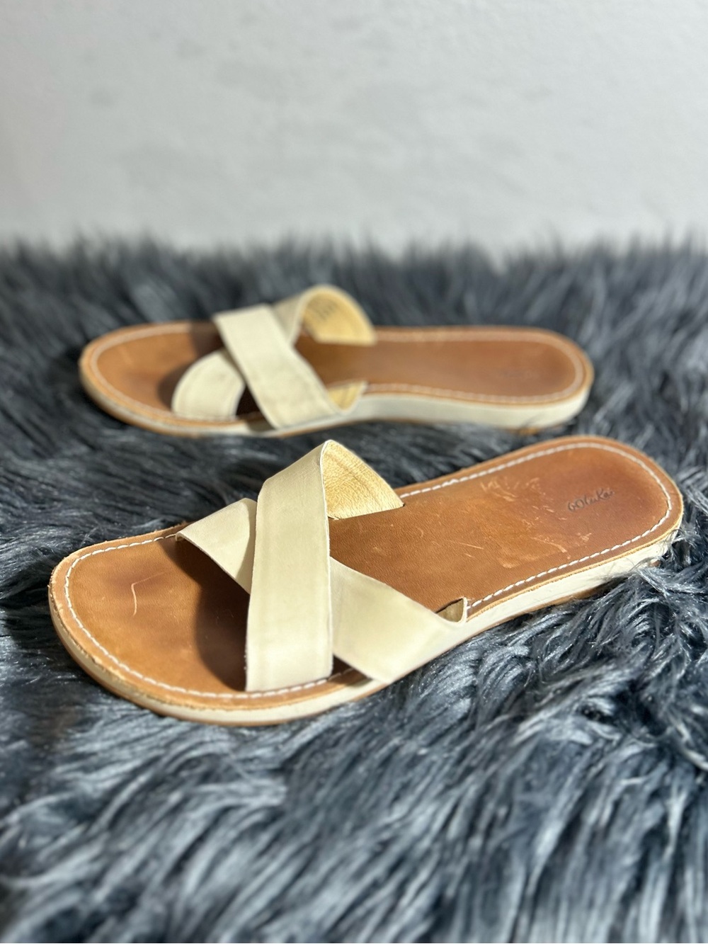 OLUKAI Ke'a Women's Beach Sandals Casual Crisscross Slide Sandal Beige Size 9 - Picture 3 of 10